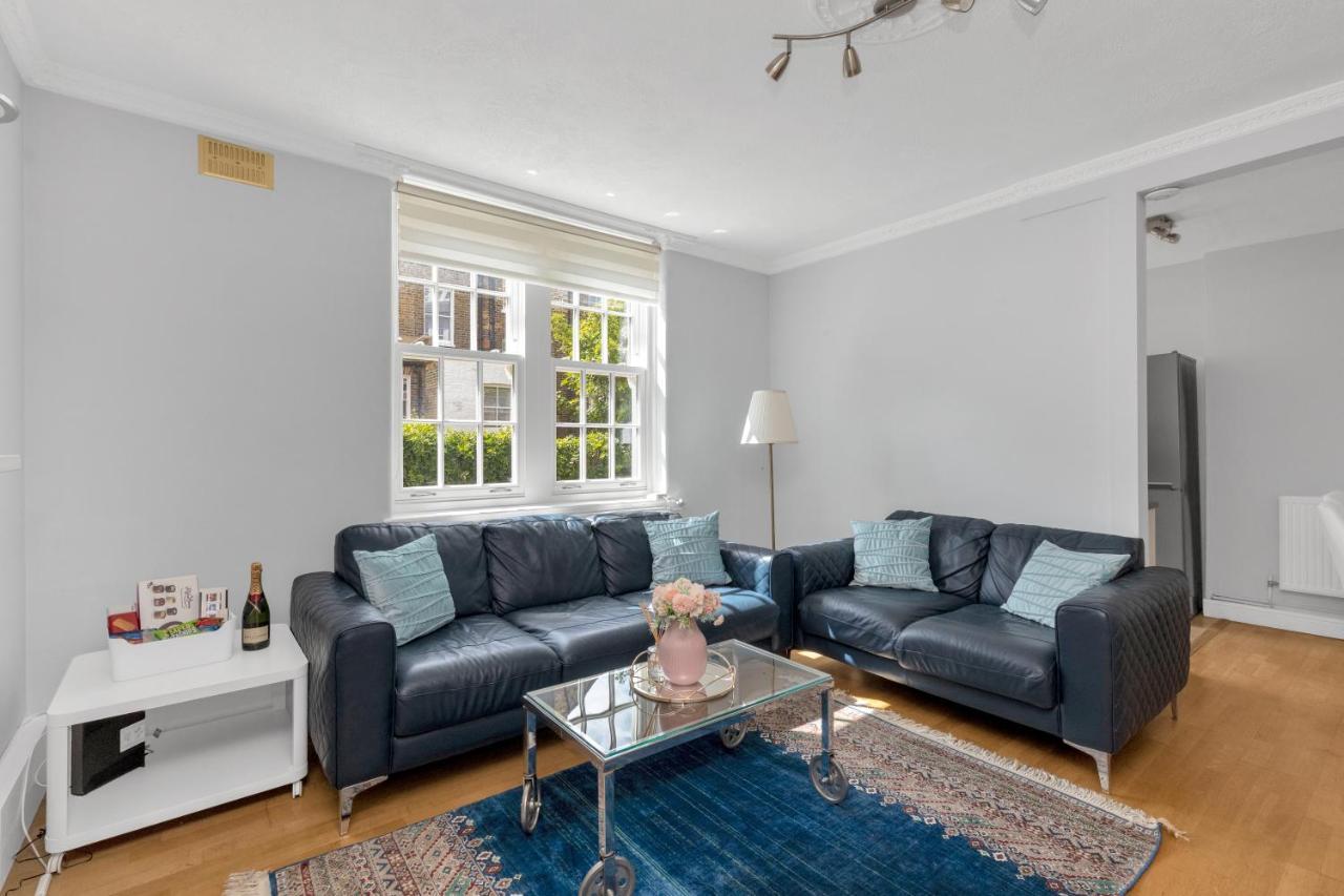 Entire Flat In Heart Of Chelsea Hosted By Zahra Apartment London Exterior photo